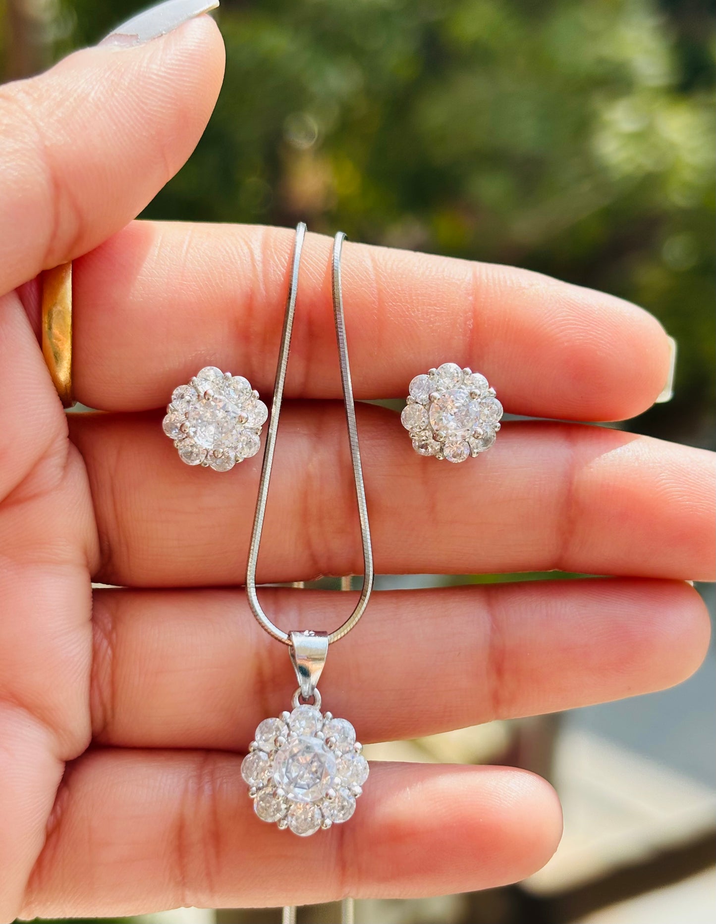 Classic Silver Floral Solitaire Set