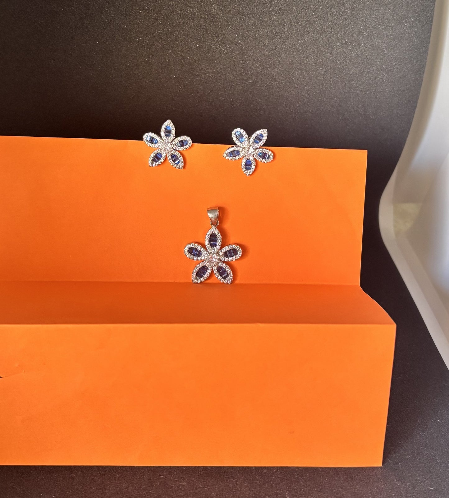 Silver Sparkling Sapphire Floral Pendant Earrings Set