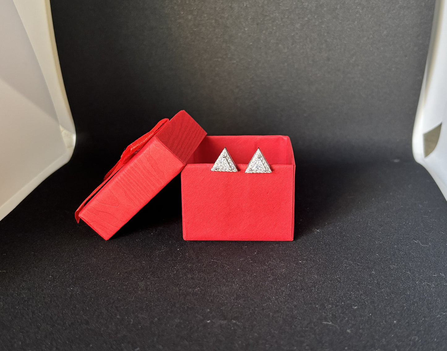 Triangular Solitaire Studs